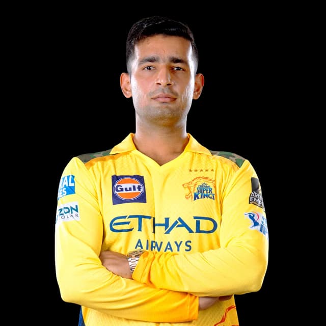 Anshul Kamboj in action for CSK