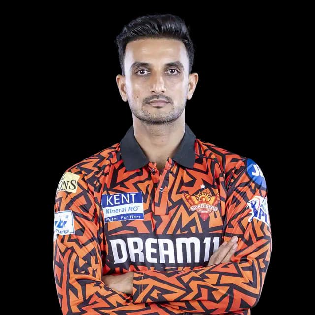 Harshal Patel in action for SRH