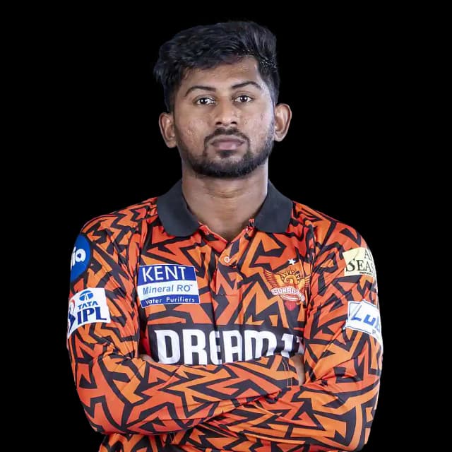 Kamindu Mendis in action for SRH