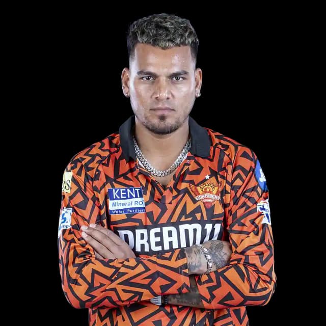 Rahul Chahar in action for SRH